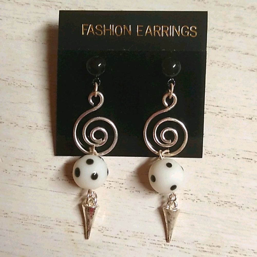 😻 3 For $15 Black Stud White Spotty Ball Dangles